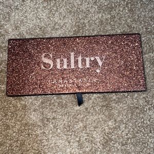 Anastasia beverly hills sultry